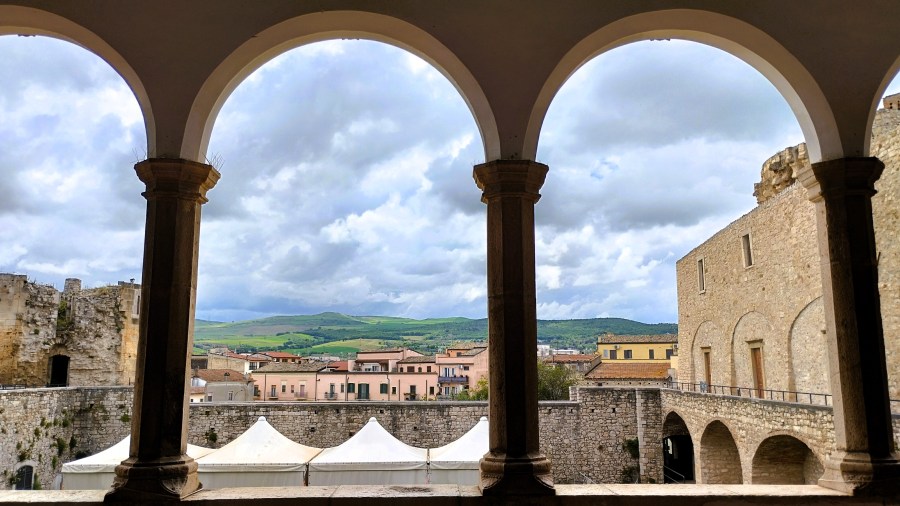 Venosa, la città di Orazio, l’Incompiuta e il Lago&nbsp;Frontetusio