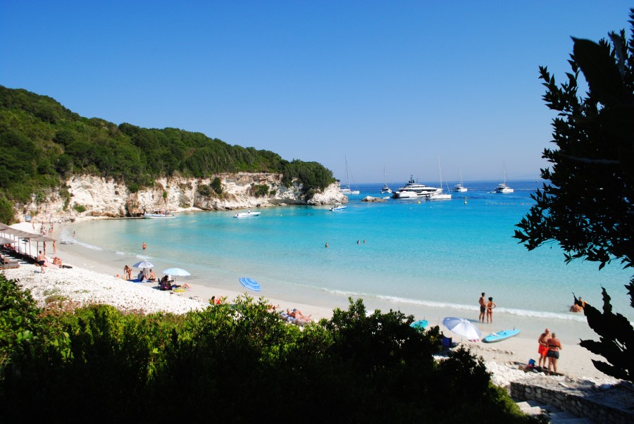 Paxos e Antipaxos: tra borghi, calette e il blu infinito dello Ionio&nbsp;🇬🇷